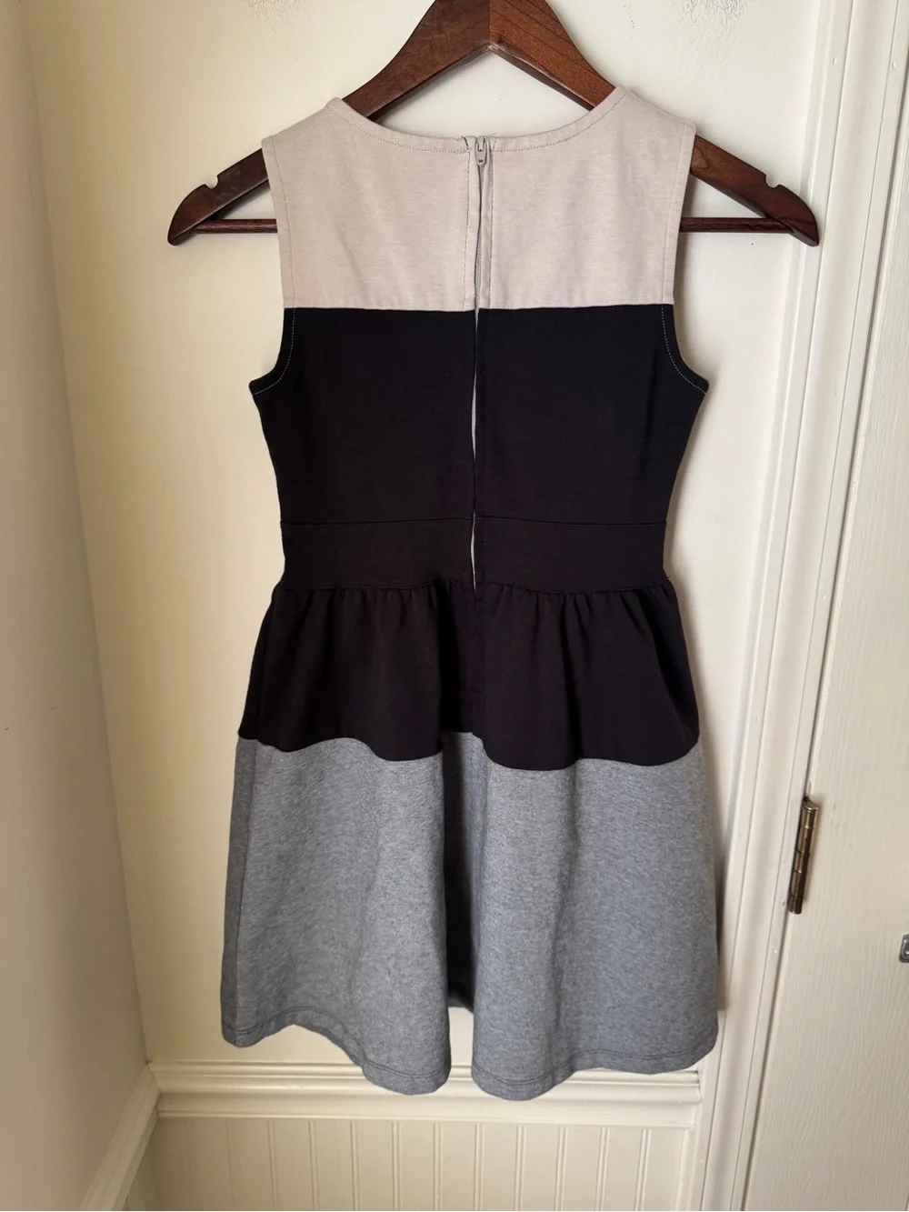 Crazy 8 Girls Colorblock Sleeveless Dress in Black, Gray, Cream Size 7/8
